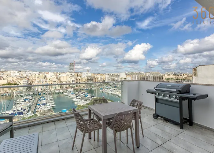 Beautiful Seafront Home With Private Balcony & Bbq By 360 Estates