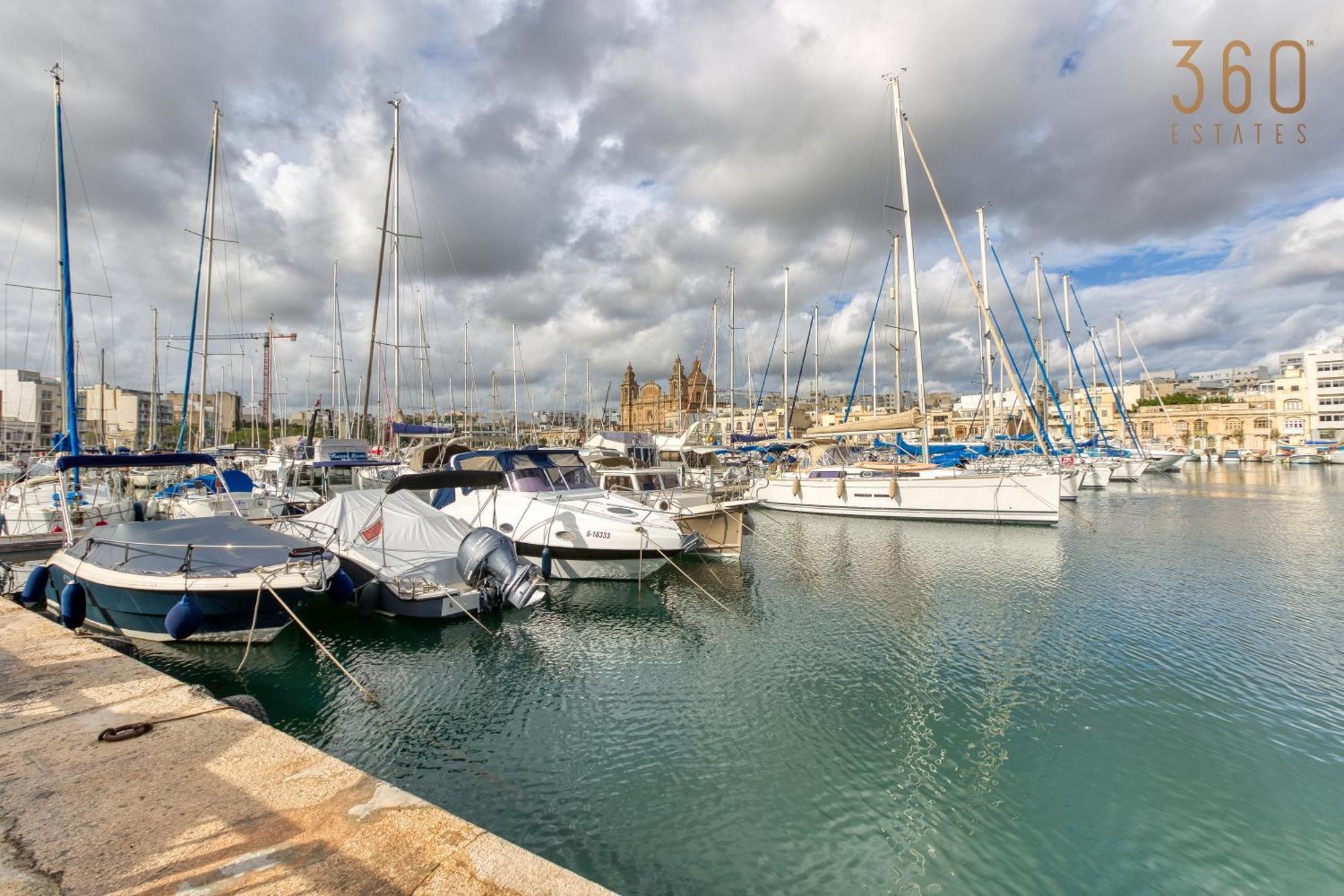 Apartman Beautiful Seafront With Private Balcony & Bbq By 360 Estates