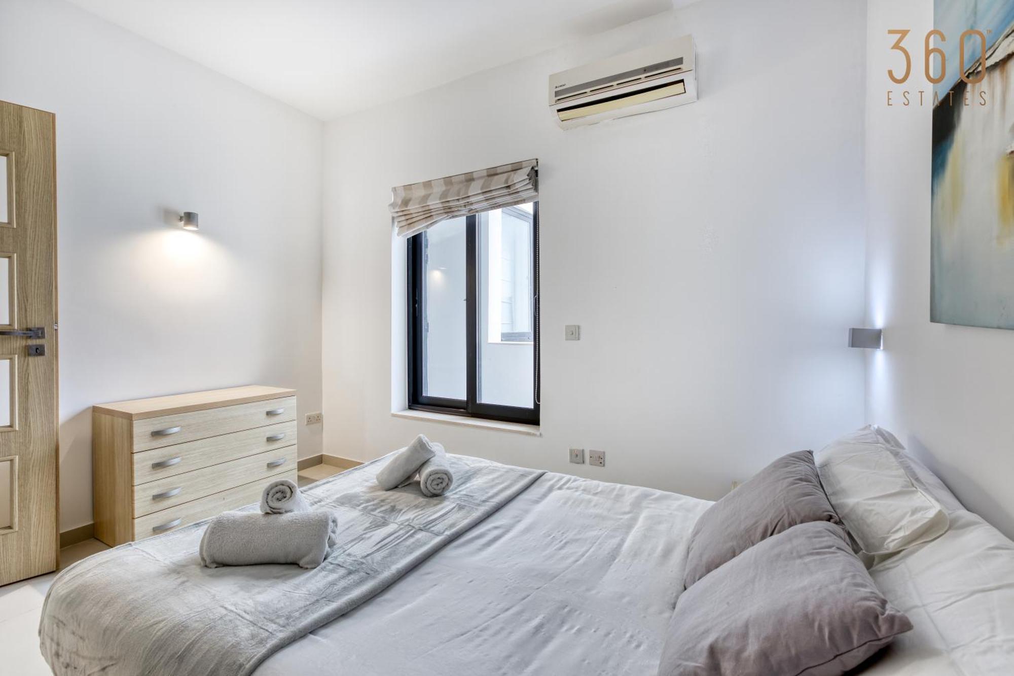 Beautiful Seafront With Private Balcony & Bbq By 360 Estates Apartman Pietà